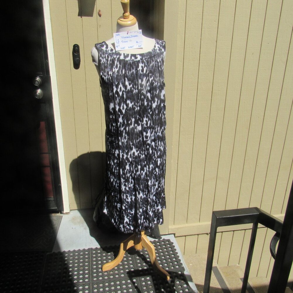 #345  WOMEN'S SHEATH DRESS BY VOIR VOIR  (SIZE 16)